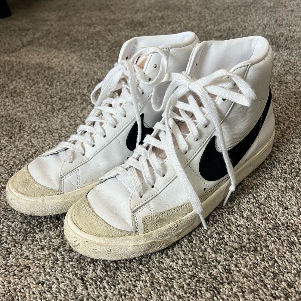 Nike High-Top Blazers Women’s 10. Used condition.
